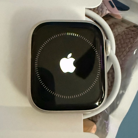 Apple Watch Series 8 GPS 41 MM starlight aluminum - Picture 4 of 5